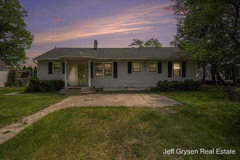 901 Bradley Ave, Norton Shores, MI 49441