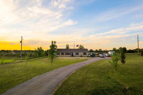97 E Blanchard Rd, Shepherd, MI 48883