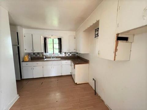 325 E Michigan Ave, Three Rivers, MI 49093 photo 10