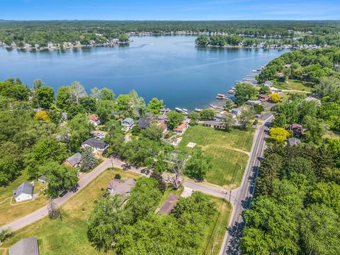 4974 N Watervliet Rd, Watervliet, MI 49098