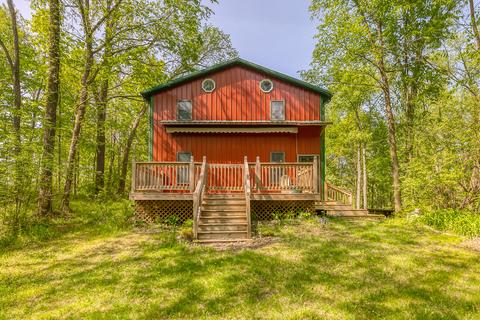 1881 Cronk Rd S, Hillsdale, MI 49242
