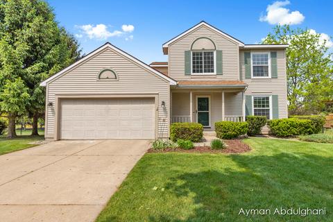 2871 W Sandrel Ct NE, Grand Rapids, MI 49505