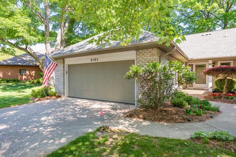 2105 N Cross Creek Dr SE, Grand Rapids, MI 49508