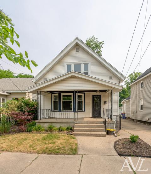 955 Richmond St NW, Grand Rapids, MI 49504