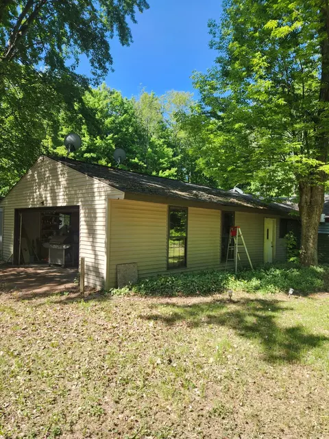10471 E Carpenter Ln, Luther, MI 49656 photo 3