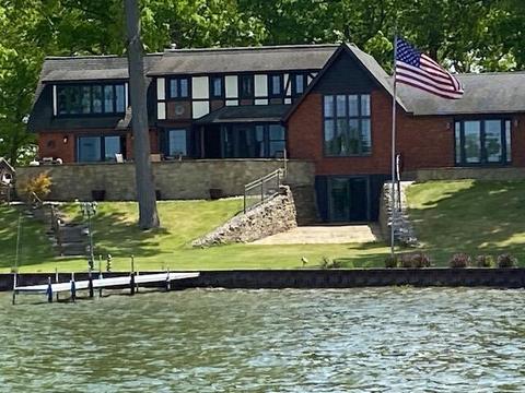 8927 Edgewood Ct, Jackson, MI 49201