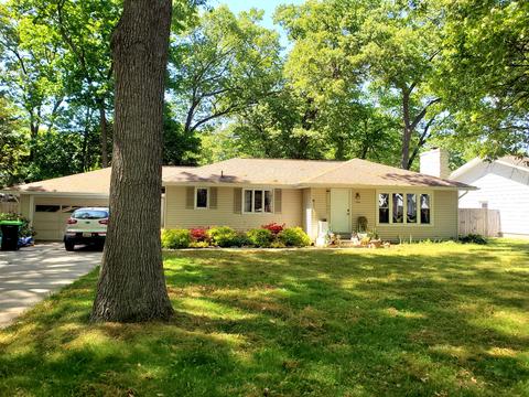 708 Oakmere Pl, North Muskegon, MI 49445