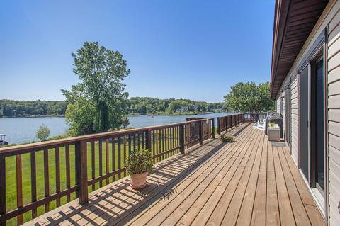 407 Midlakes Blvd, Plainwell, MI 49080 photo 3