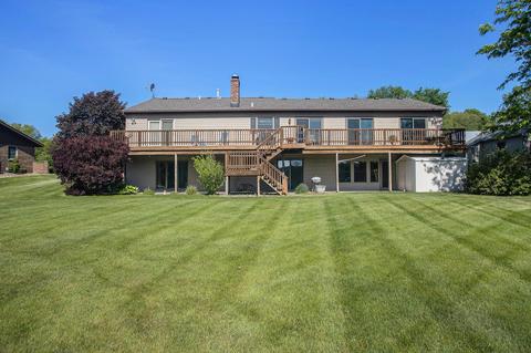 407 Midlakes Blvd, Plainwell, MI 49080 photo 2