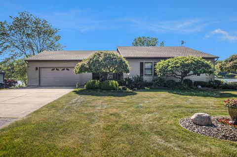 407 Midlakes Blvd, Plainwell, MI 49080