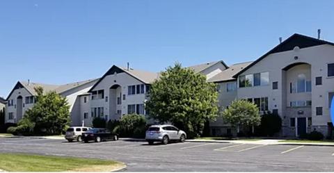5869 Crosswinds Apt 14 Dr #76, Norton Shores, MI 49441