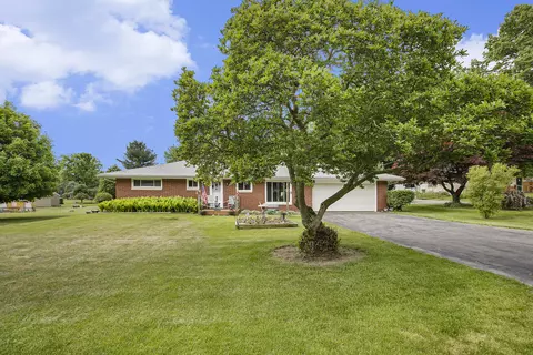 1050 Joliet Dr, Niles, MI 49120