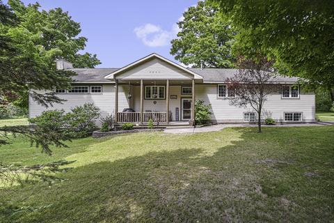 9295 S 184th Ave, Holton, MI 49425