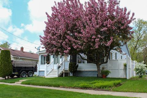 1423 Mason St NE, Grand Rapids, MI 49503