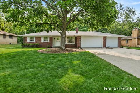 1888 Orchard Ln NE, Grand Rapids, MI 49505