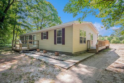 10264 S North River Dr, Fremont, MI 49412