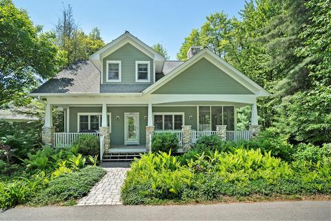 76377 Jordyn Ln, South Haven, MI 49090