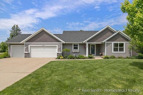 7247 Medinah Dr, Hudsonville, MI 49426