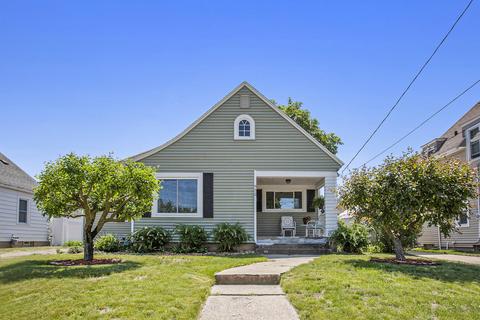 952 Arlington St NE, Grand Rapids, MI 49505