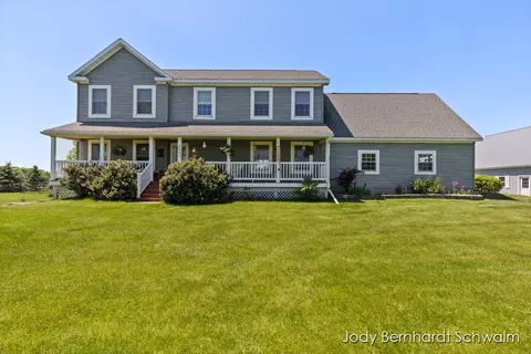 2887 N Johnson Rd, Belding, MI 48809