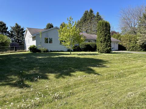 242 Skyview St, Petoskey, MI 49770