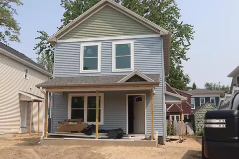 116 Burr Oak St, Kalamazoo, MI 49001