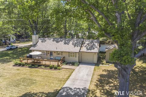 9439 W Sandy Dr, Mears, MI 49436