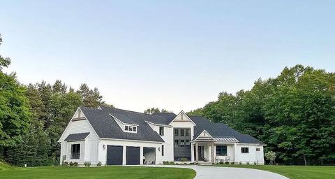 6434 Sand Castle Dr, Holland, MI 49423