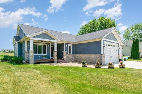 69443 Christiann Creek Dr, Edwardsburg, MI 49112