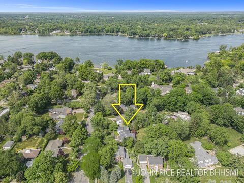 974 Princeton Blvd SE, Grand Rapids, MI 49506