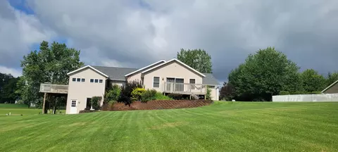 68777 Rose Meadow Dr, Lawton, MI 49065