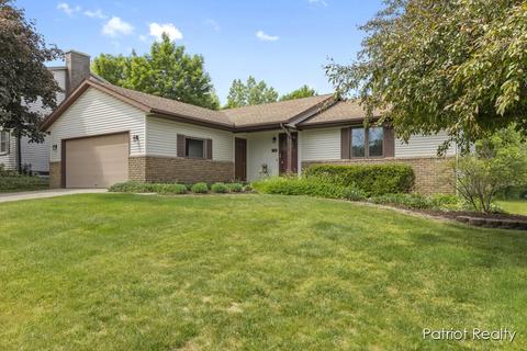 117 Robinhood Dr NE, Grand Rapids, MI 49546