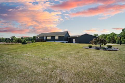 9715 Humphrey Rd, Reading, MI 49274