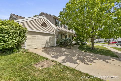 4700 Meadow Lake Dr SE, Kentwood, MI 49512