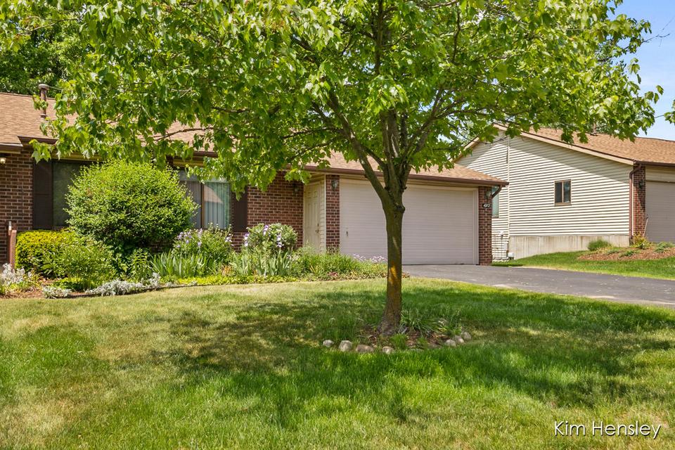  4972 Castle Hill Ct NE #0, Rockford, MI 49341 photo 2