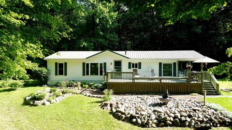 5751 E Yankee Rd, Edmore, MI 48829