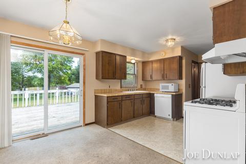475 Adapointe Dr SE, Ada, MI 49301 photo 9