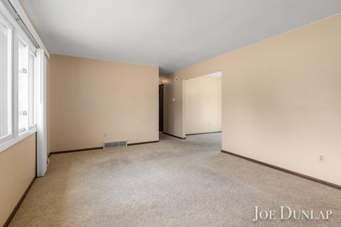 475 Adapointe Dr SE, Ada, MI 49301 photo 8