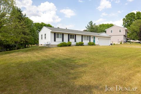 475 Adapointe Dr SE, Ada, MI 49301 photo 3
