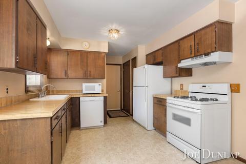 475 Adapointe Dr SE, Ada, MI 49301 photo 10