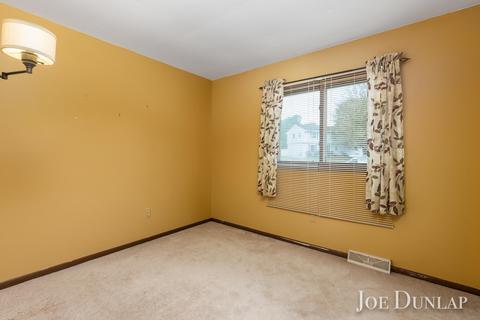 475 Adapointe Dr SE, Ada, MI 49301 photo 16