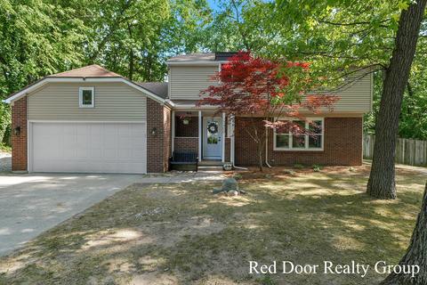7400 30th St SE, Ada, MI 49301