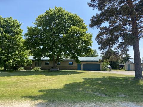 6890 Peoples Rd, Edmore, MI 48829