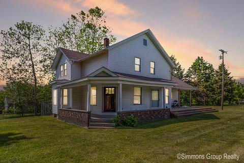 1997 16 Mile Rd NE, Cedar Springs, MI 49319