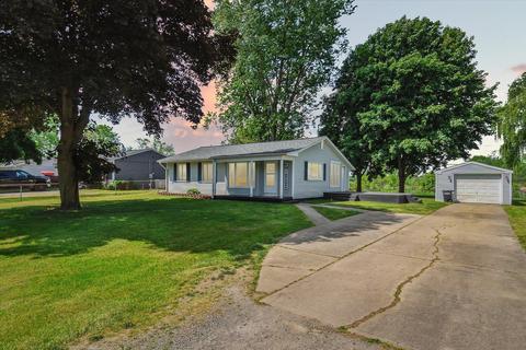 2650 Lucerne Dr, Jackson, MI 49201