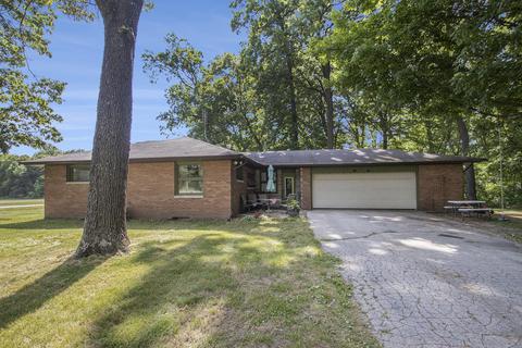 68976 6th St, Edwardsburg, MI 49112