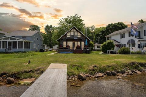 750 Lakeview Dr, Clarklake, MI 49234