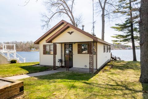 599 Payne Ridge Dr, Middleville, MI 49333