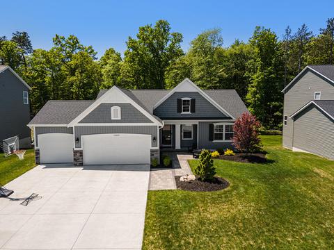 12665 Riverton Rd, Grand Haven, MI 49417