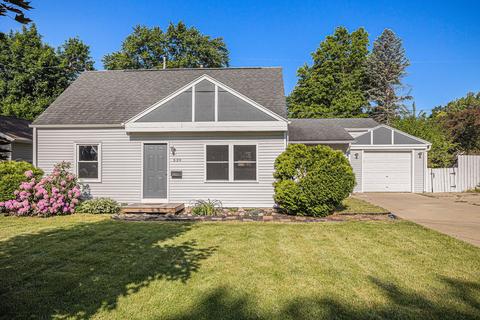 339 N Ridgeway Dr, Battle Creek, MI 49015
